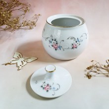 Hũ men bóng họa tiết hoa nổi, màu sắc thanh nhã, viền vàng của Noritake.