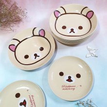 Đĩa men bóng hình gấu Rillakuma của Lawson.